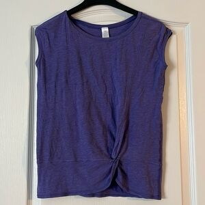 Ivivva twisted hem muscle tee